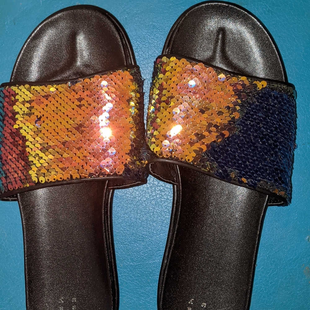 Women's slides